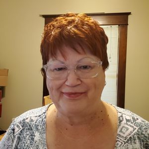 Meet your Posher, Dee dee